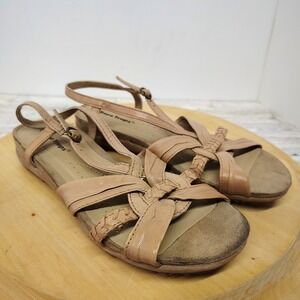 Bare Traps Leather Strappy Sandals Comfort Ankle Buckle Casual Beige Womens 8.5